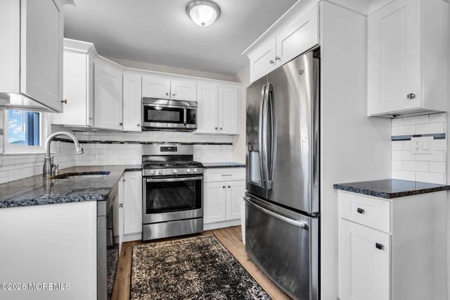 1009 Cable Avenue, Beachwood, NJ 08722