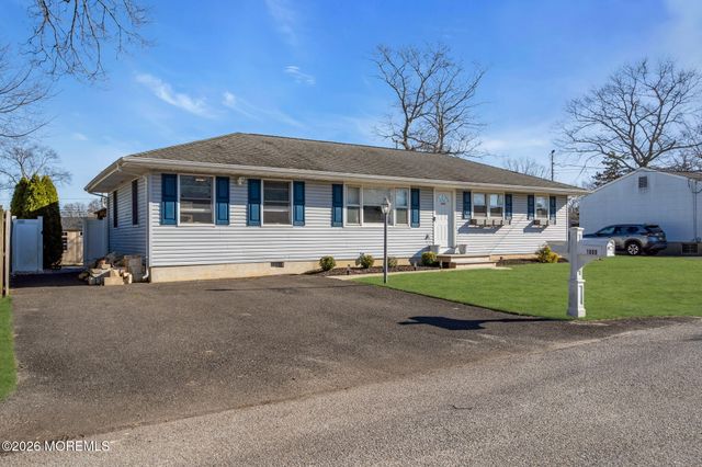 1009 Cable Avenue, Beachwood, NJ 08722