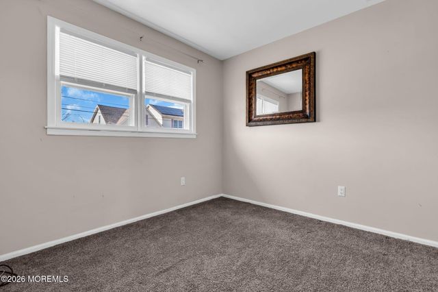 1009 Cable Avenue, Beachwood, NJ 08722