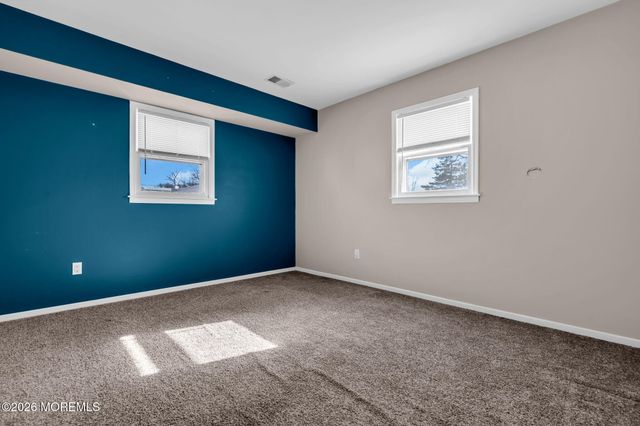 1009 Cable Avenue, Beachwood, NJ 08722