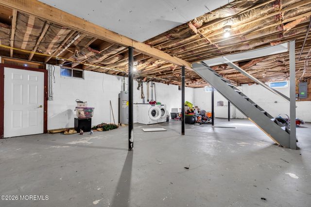 1009 Cable Avenue, Beachwood, NJ 08722