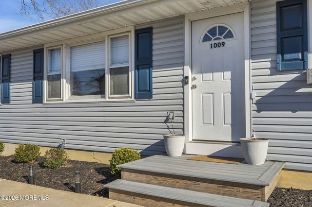 1009 Cable Avenue, Beachwood, NJ 08722