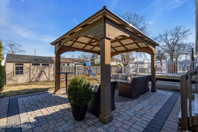 1009 Cable Avenue, Beachwood, NJ 08722