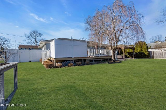 1009 Cable Avenue, Beachwood, NJ 08722