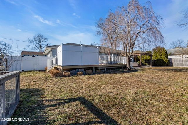 1009 Cable Avenue, Beachwood, NJ 08722