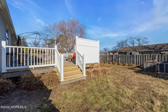 1009 Cable Avenue, Beachwood, NJ 08722