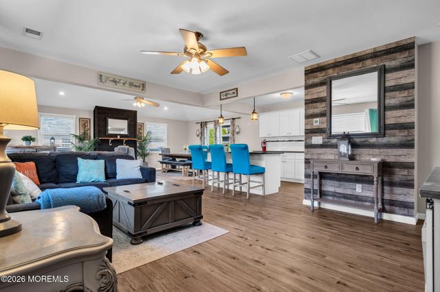 1009 Cable Avenue, Beachwood, NJ 08722