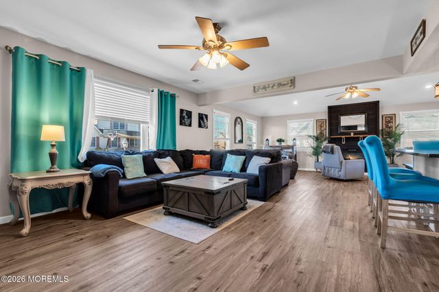 1009 Cable Avenue, Beachwood, NJ 08722