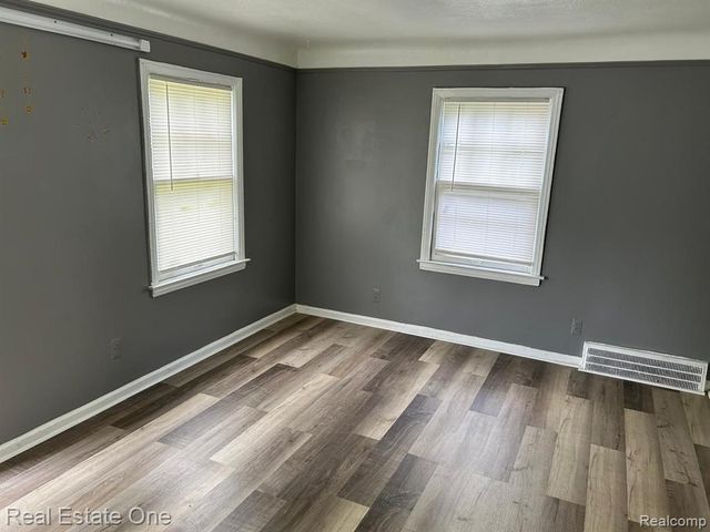 6403 Faust Avenue, Detroit, MI 48228