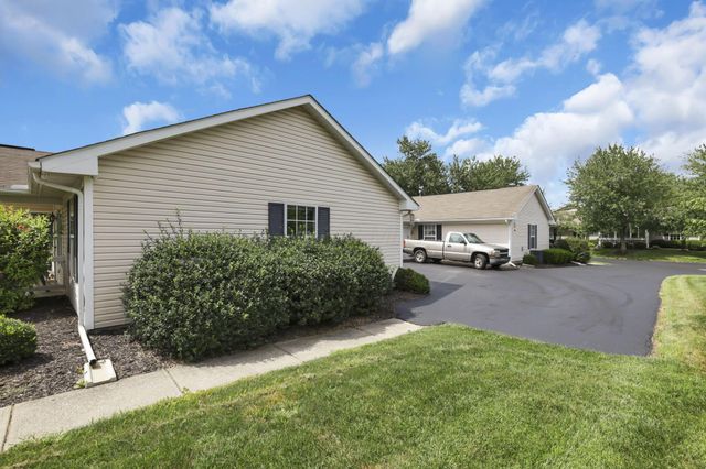 1352 Hillview Circle W, Newark, OH 43055