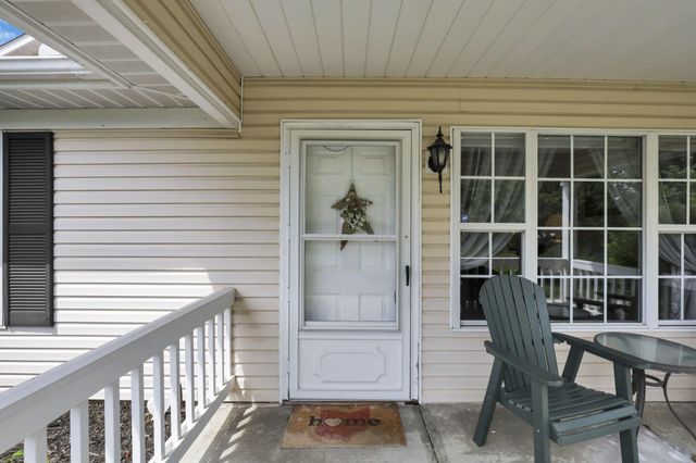 1352 Hillview Circle W, Newark, OH 43055