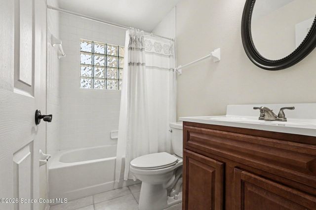 882 Wateroak Drive NE, Palm Bay, FL 32905
