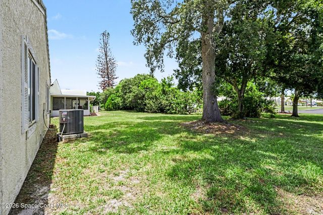 882 Wateroak Drive NE, Palm Bay, FL 32905