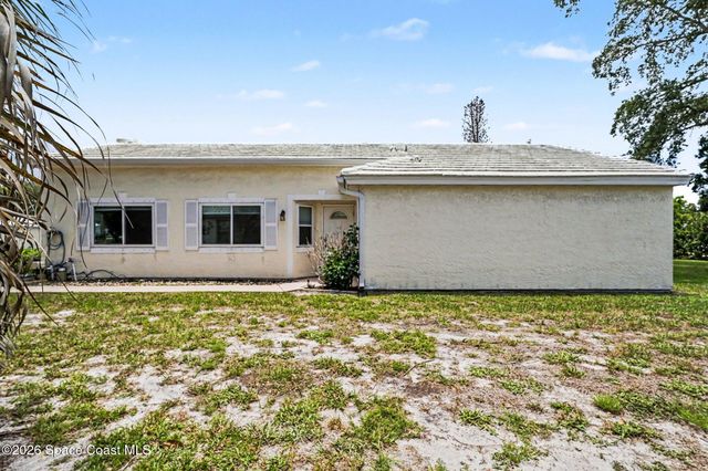 882 Wateroak Drive NE, Palm Bay, FL 32905