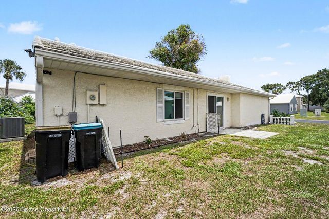 882 Wateroak Drive NE, Palm Bay, FL 32905