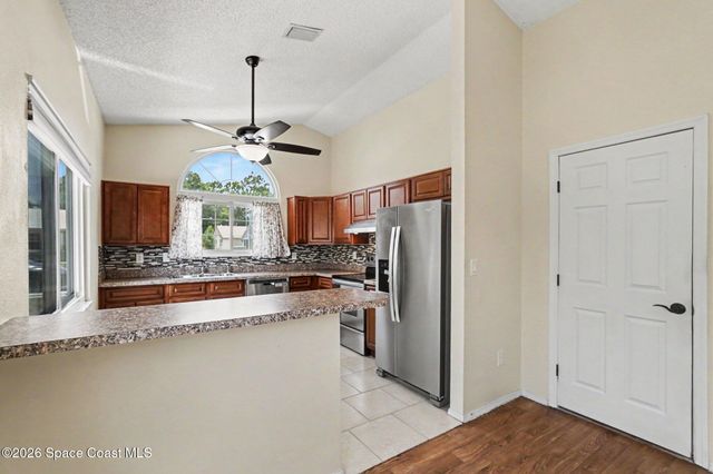 882 Wateroak Drive NE, Palm Bay, FL 32905