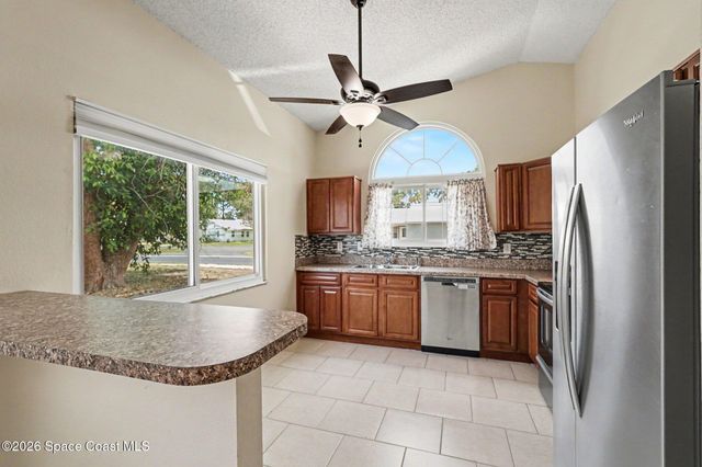 882 Wateroak Drive NE, Palm Bay, FL 32905