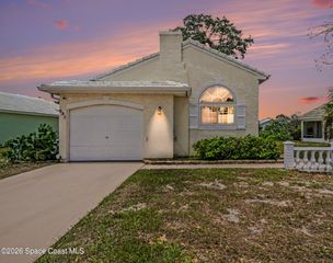 882 Wateroak Drive NE, Palm Bay, FL 32905