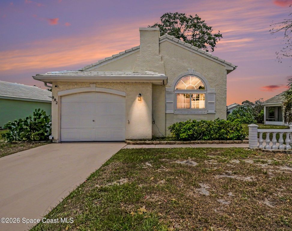 882 Wateroak Drive NE, Palm Bay, FL 32905