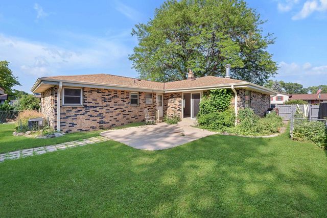 3208 15th AVENUE, South Milwaukee, WI 53172