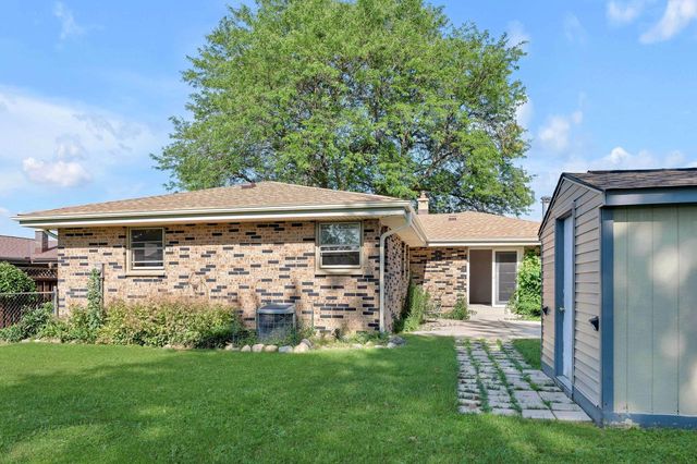 3208 15th AVENUE, South Milwaukee, WI 53172