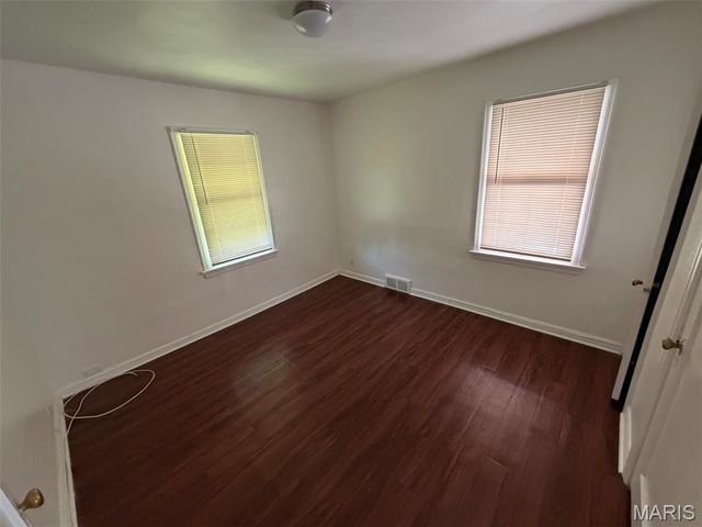 8300 Orchard Avenue, St Louis, MO 63132