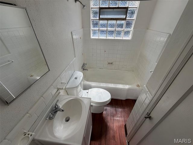 8300 Orchard Avenue, St Louis, MO 63132