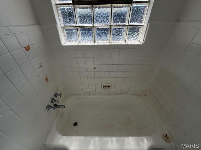 8300 Orchard Avenue, St Louis, MO 63132