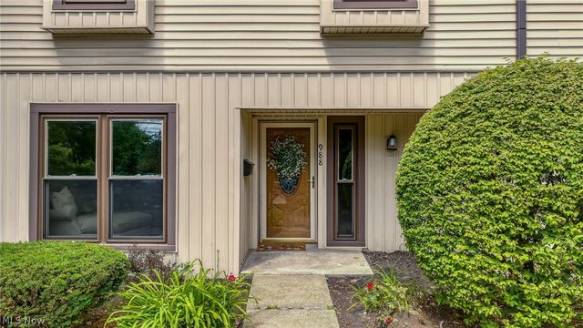 988 Som Center Road E2, Mayfield Village, OH 44143