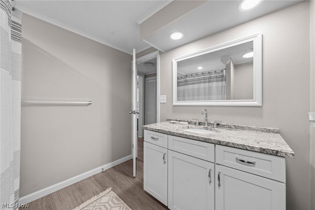 988 Som Center Road E2, Mayfield Village, OH 44143