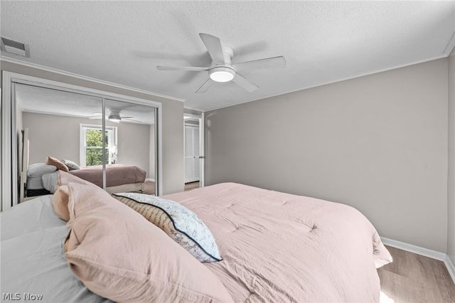 988 Som Center Road E2, Mayfield Village, OH 44143