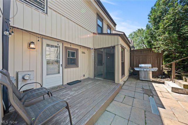988 Som Center Road E2, Mayfield Village, OH 44143