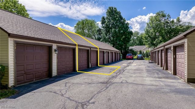 988 Som Center Road E2, Mayfield Village, OH 44143