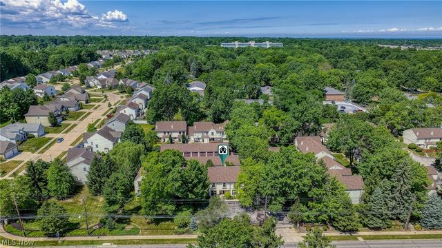 988 Som Center Road E2, Mayfield Village, OH 44143