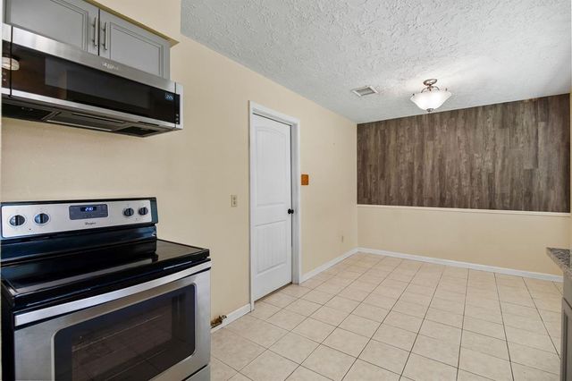 9718 Shady Tree Lane, Houston, TX 77086