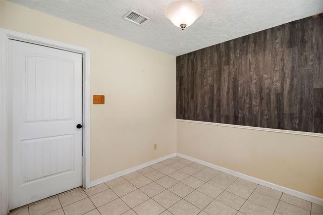 9718 Shady Tree Lane, Houston, TX 77086