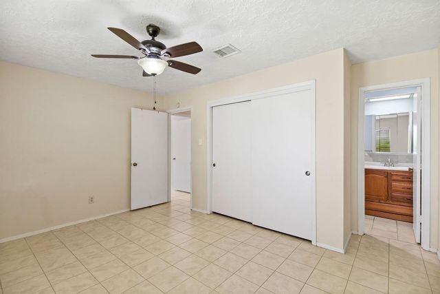 9718 Shady Tree Lane, Houston, TX 77086