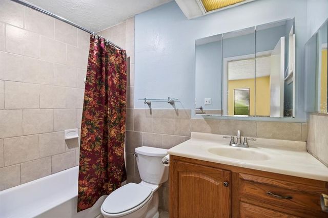 9718 Shady Tree Lane, Houston, TX 77086