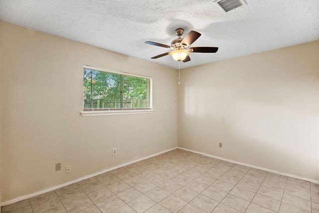 9718 Shady Tree Lane, Houston, TX 77086