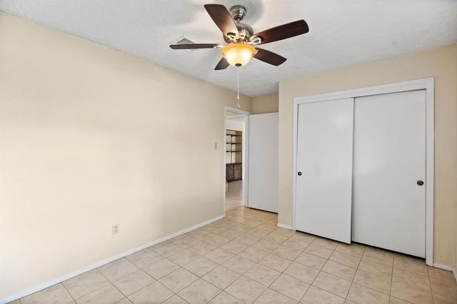 9718 Shady Tree Lane, Houston, TX 77086