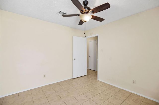 9718 Shady Tree Lane, Houston, TX 77086