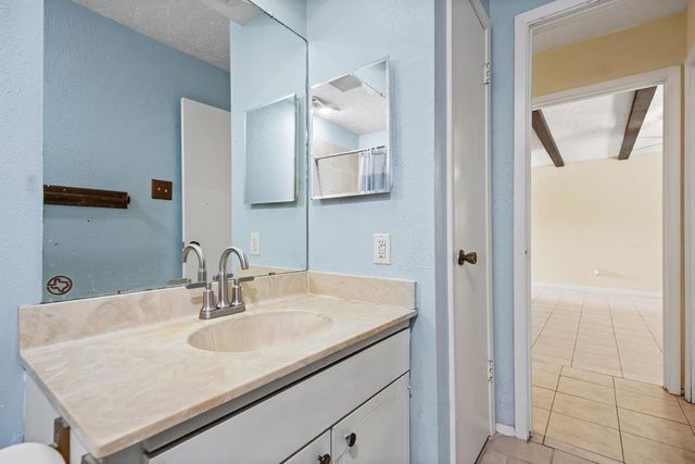 9718 Shady Tree Lane, Houston, TX 77086