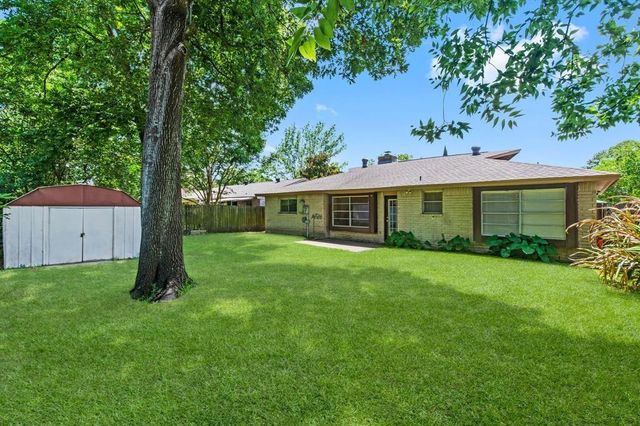 9718 Shady Tree Lane, Houston, TX 77086