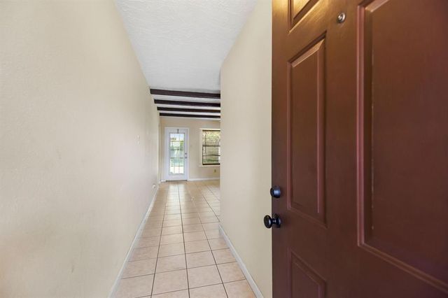 9718 Shady Tree Lane, Houston, TX 77086