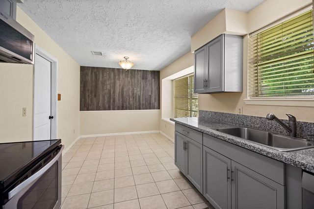 9718 Shady Tree Lane, Houston, TX 77086