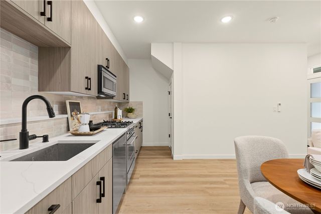 6546 A Latona Avenue NE, Seattle, WA 98115