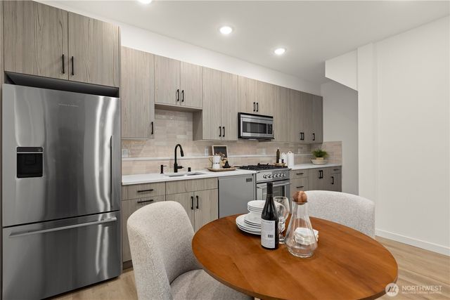 6546 A Latona Avenue NE, Seattle, WA 98115