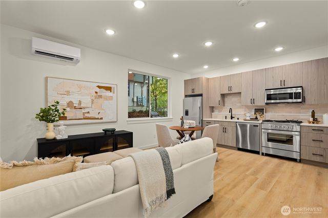 6546 A Latona Avenue NE, Seattle, WA 98115