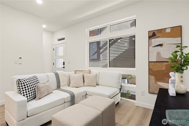 6546 A Latona Avenue NE, Seattle, WA 98115