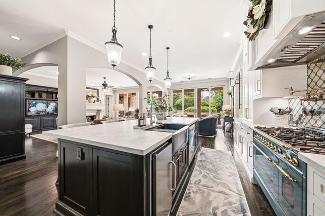 18 Waters Lake Boulevard, Missouri City, TX 77459